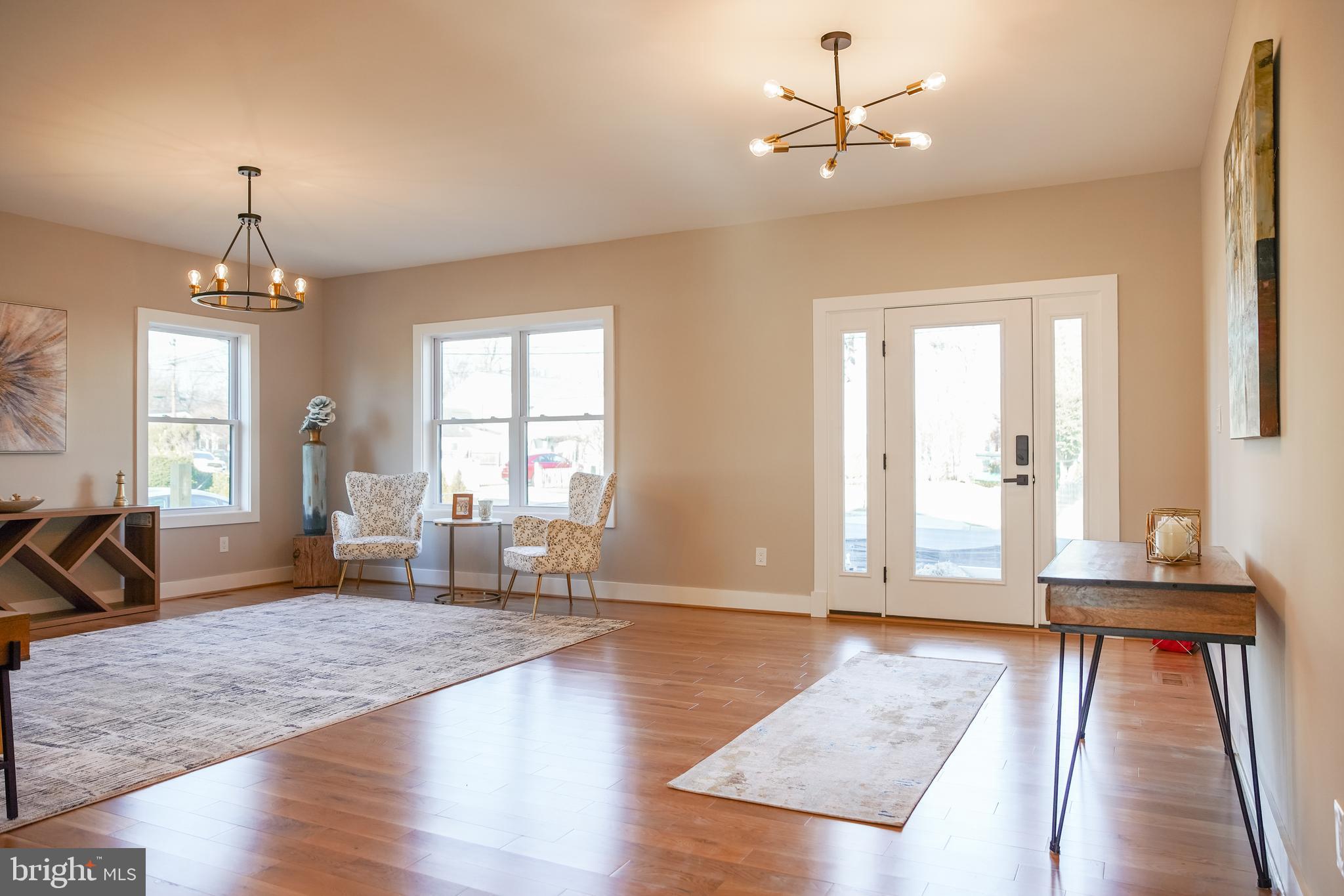 6937 Oak Ridge Road Falls Church, VA 22042 - Photo 8 of 73 Tons of Natural Light