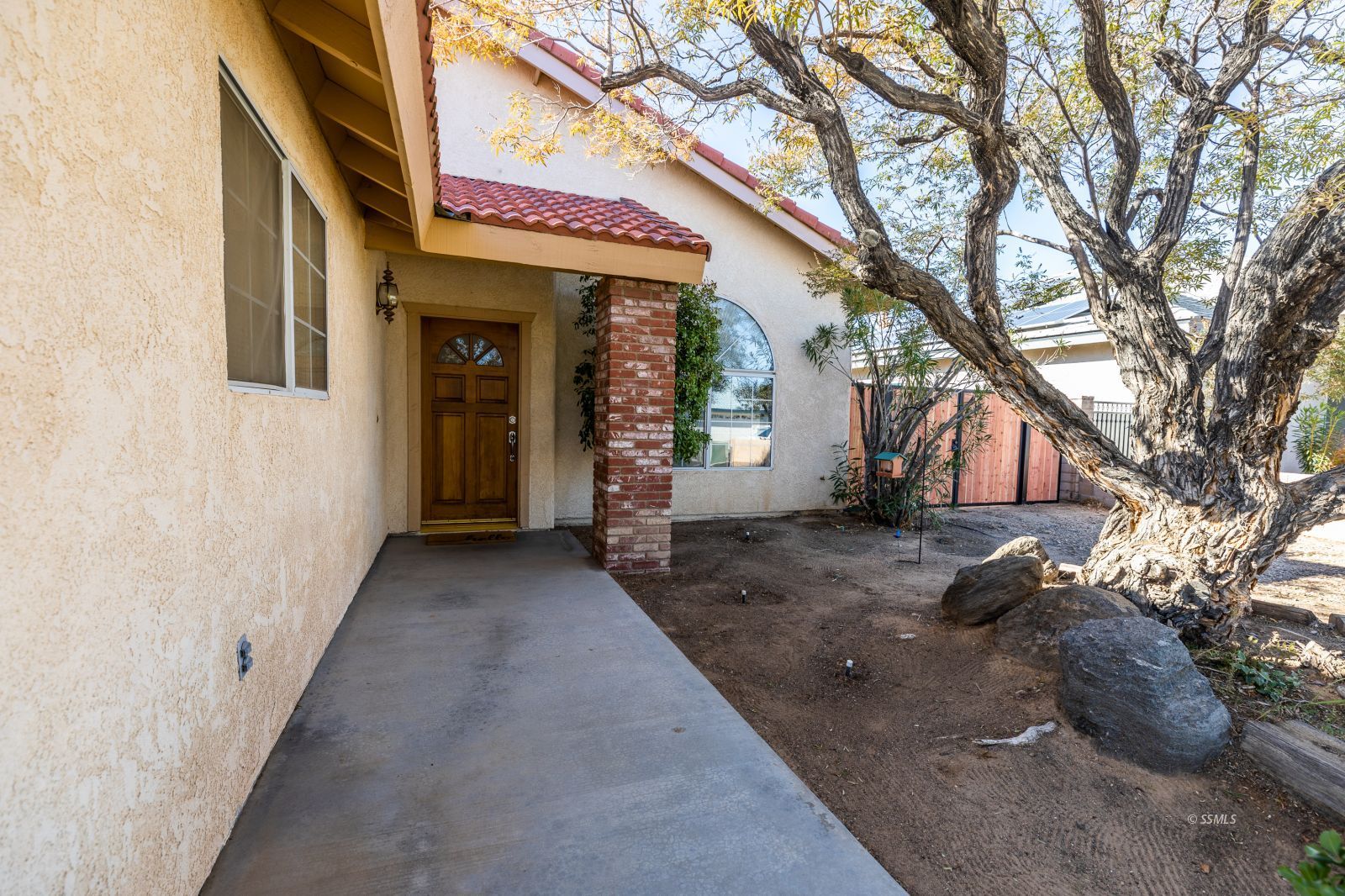 1047 Carolyn Street Ridgecrest, CA 93555 - Photo 3 of 35 a view of a room with a tree
