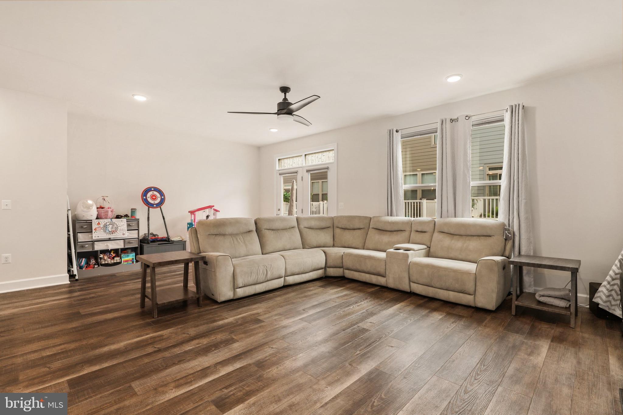 9913 Hopkins Loop Manassas, VA 20110 - Photo 13 of 33