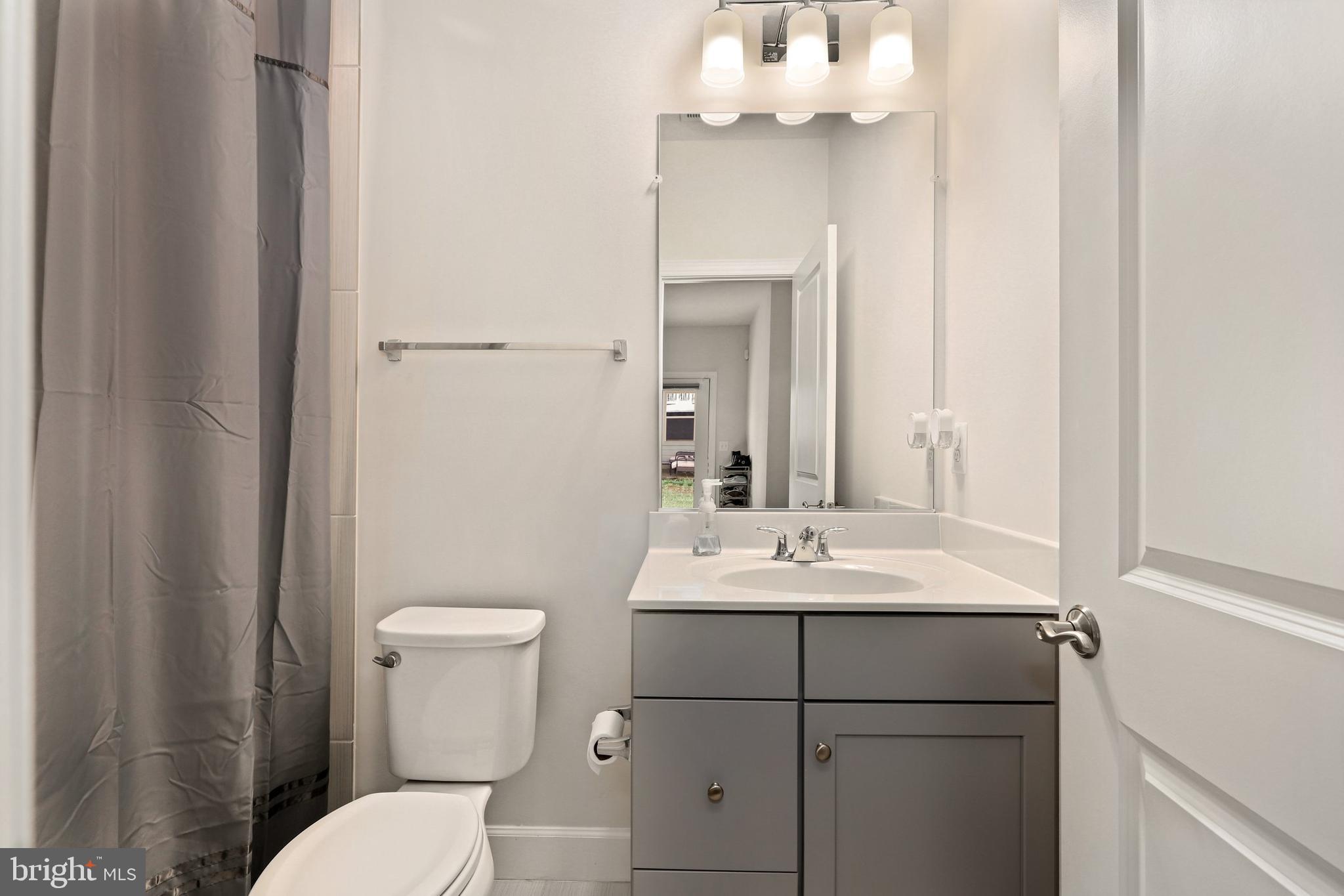 9913 Hopkins Loop Manassas, VA 20110 - Photo 19 of 33