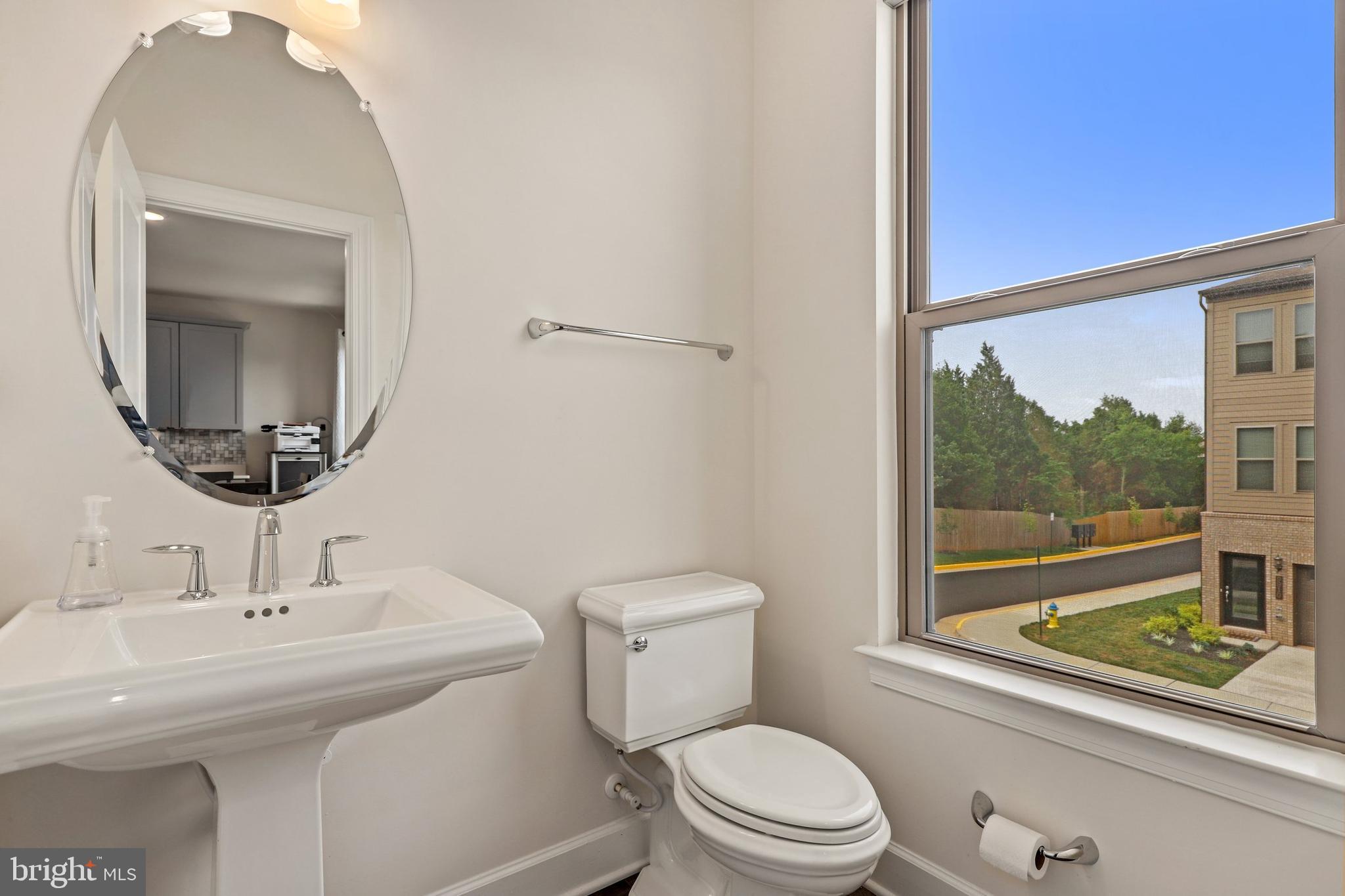 9913 Hopkins Loop Manassas, VA 20110 - Photo 32 of 33