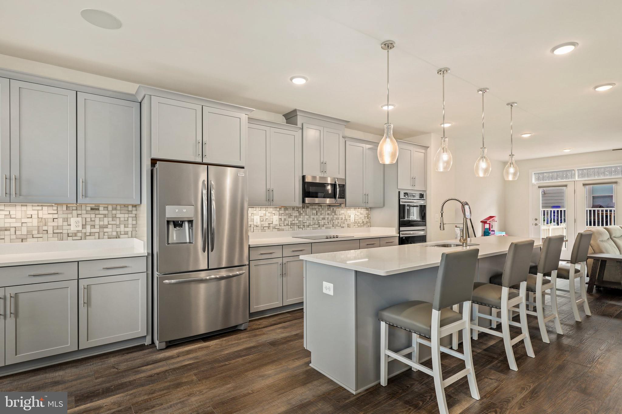 9913 Hopkins Loop Manassas, VA 20110 - Photo 7 of 33