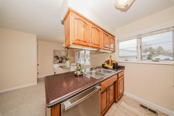 $309,900 | 398 Hollywood Drive, Saline, MI 48176