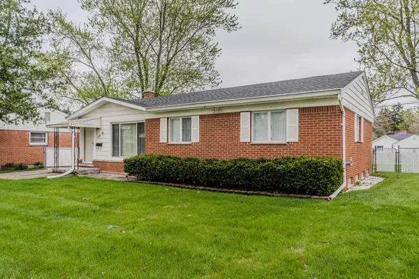 $309,900 | 398 Hollywood Drive, Saline, MI 48176