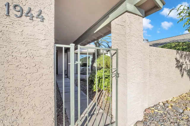 $2,700 | 1944 West Javelina Circle, Mesa, AZ 85202