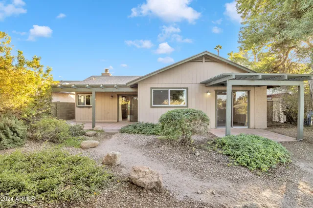 $2,700 | 1944 West Javelina Circle, Mesa, AZ 85202