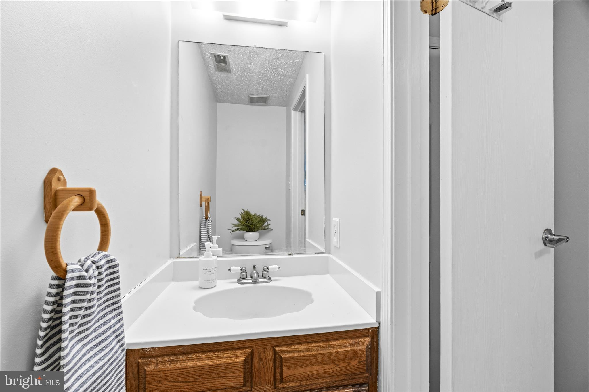 519 Beebe Court Frederick, MD 21703 - Photo 12 of 23 Powder Room