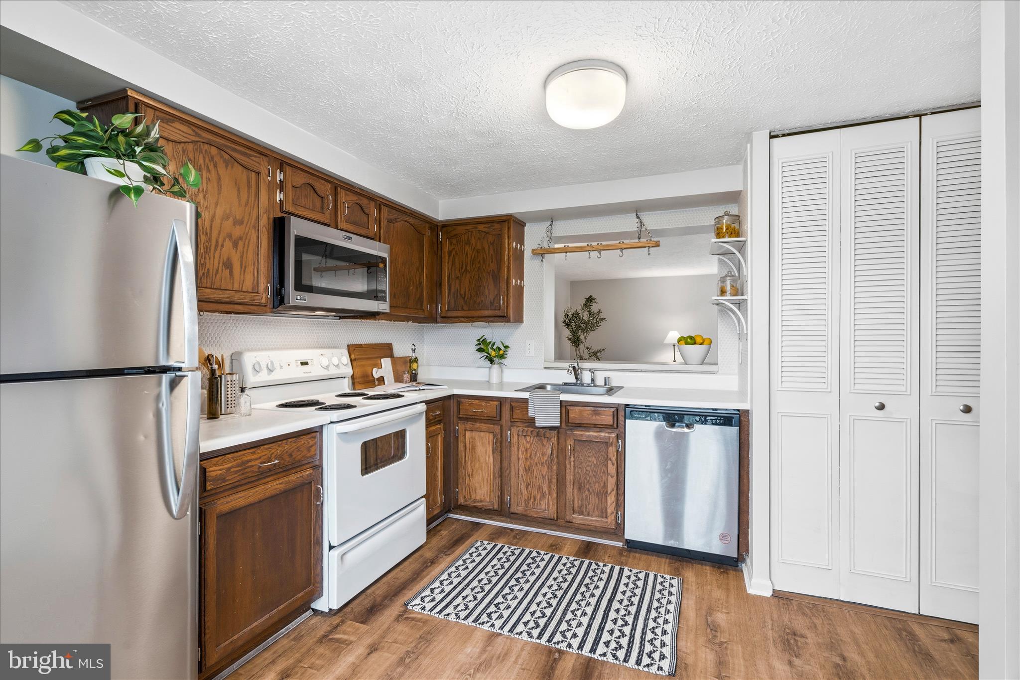 519 Beebe Court Frederick, MD 21703 - Photo 10 of 23 Kitchen