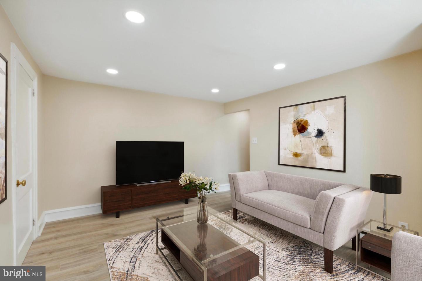 264 Walnut Street Phoenixville, PA 19460 - Photo 2 of 14