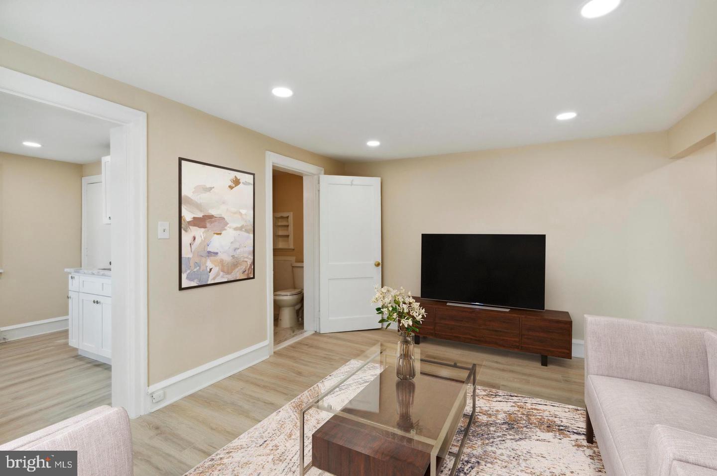 264 Walnut Street Phoenixville, PA 19460 - Photo 3 of 14