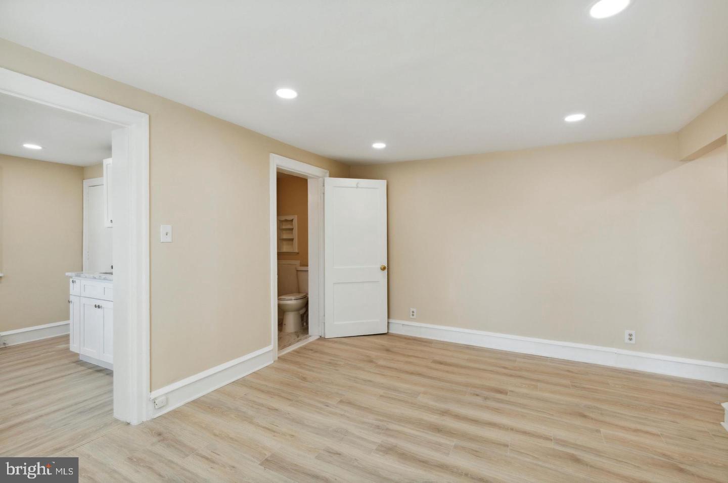 264 Walnut Street Phoenixville, PA 19460 - Photo 10 of 14