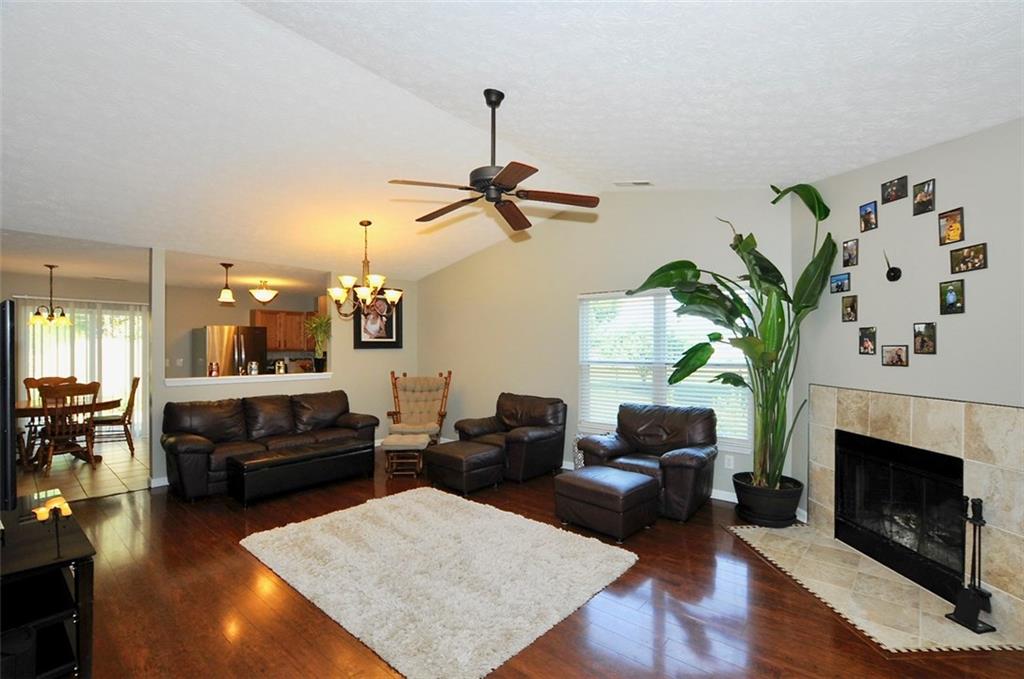 1249 Spring Ridge Circle Brownsburg, IN 46112 - Photo 4 of 19