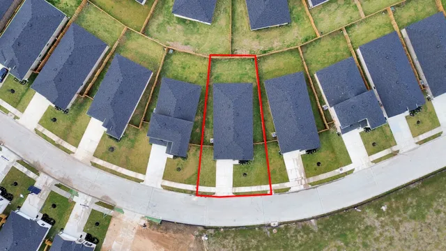 $2,300 | 13106 Tuscany Creek, Fresno, TX 77545