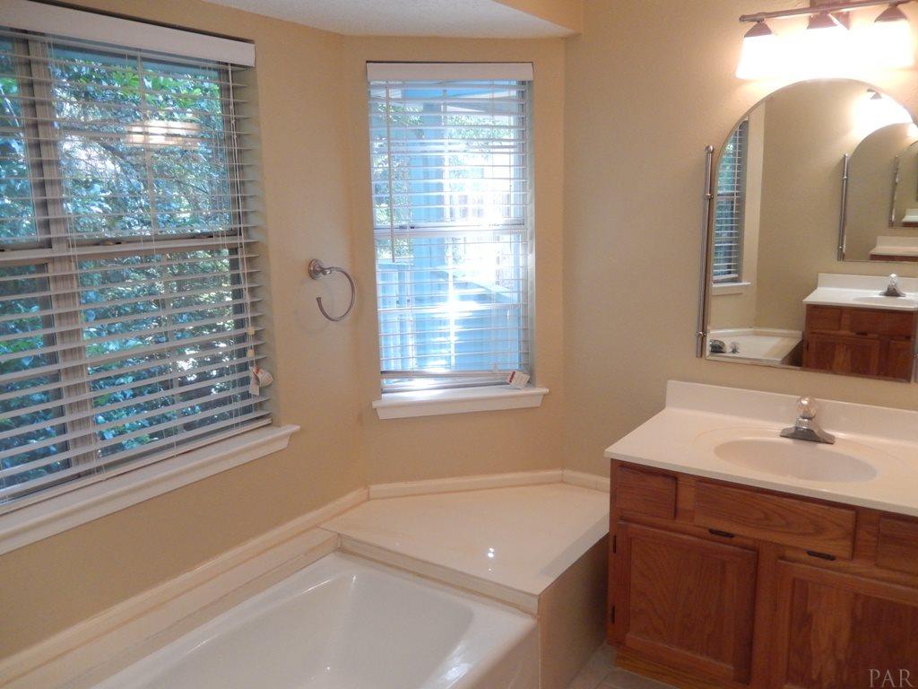 10015 Foxrun Road Pensacola, FL 32514 - Photo 27 of 43