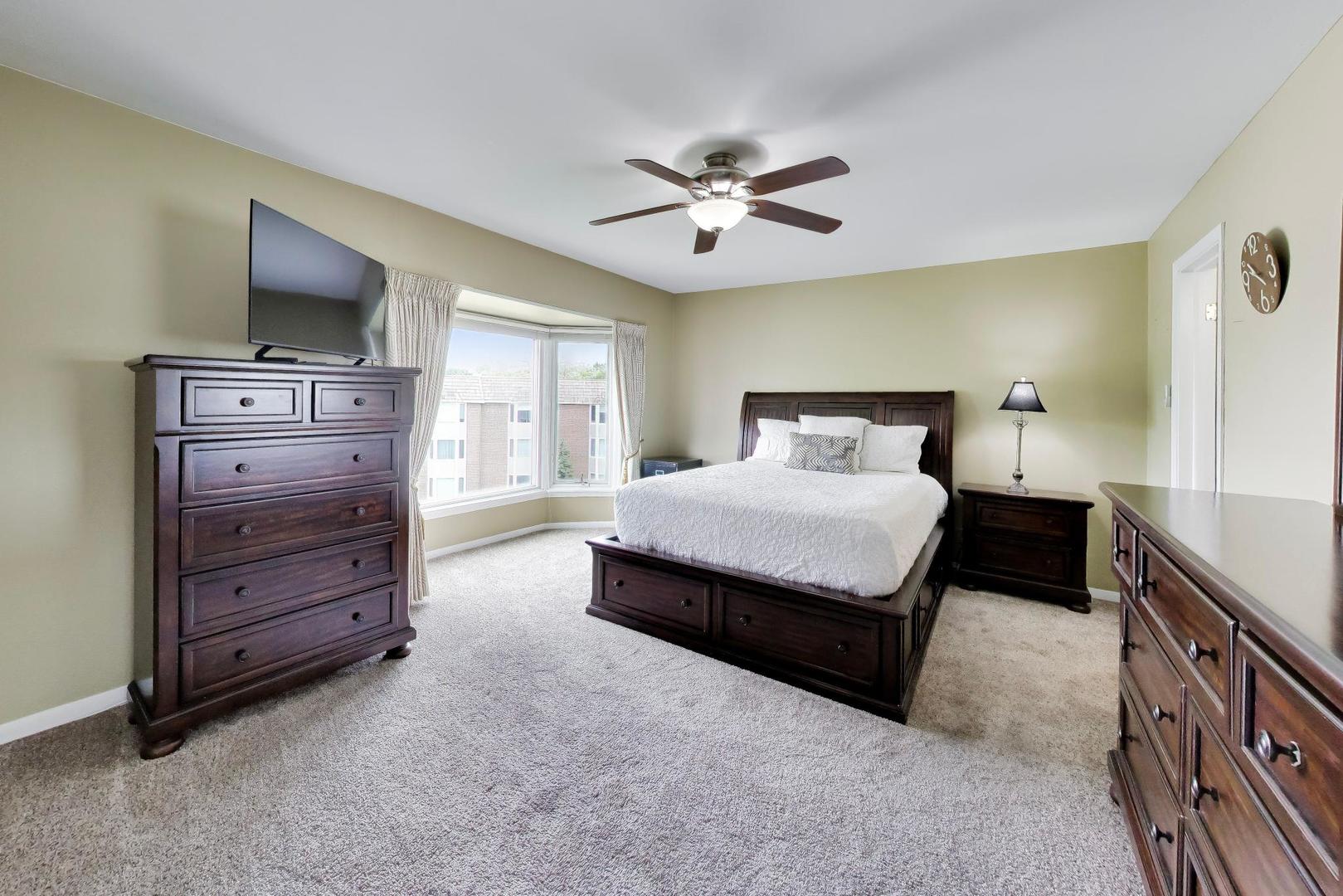 201 Thames Parkway, Unit 3G Park Ridge, IL 60068 - Photo 17 of 27