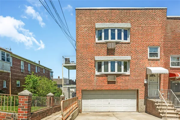 $1,488,000 | 126-09 5th Avenue | College Point