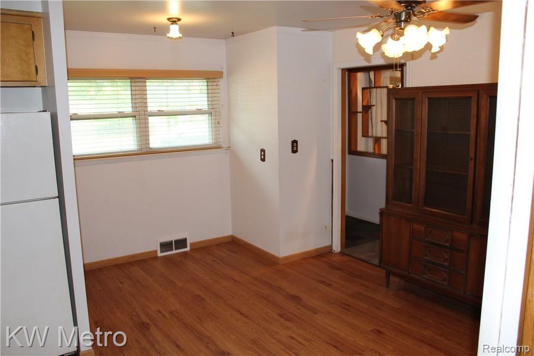 3037 Rome Avenue Warren, MI 48091 - Photo 13 of 54 IMG_3357.JPG
