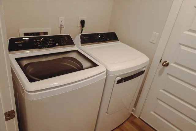 a close up view of washer and dryer