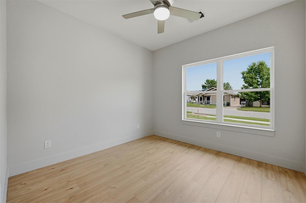 110 West Hull Street Denison, TX 75021 - Photo 32 of 36