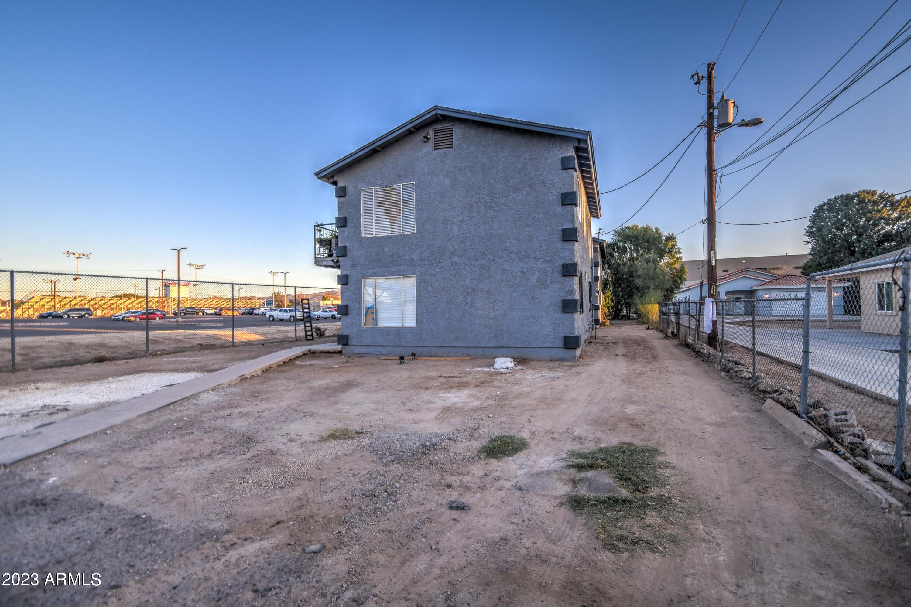 841 East Roeser Road Phoenix, AZ 85040 - Photo 8 of 27 Exterior 1