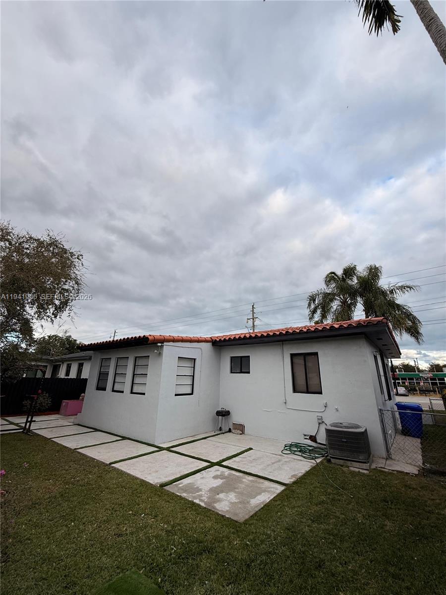 2426 Southwest 17th Avenue Miami, FL 33145 - Photo 6 of 8