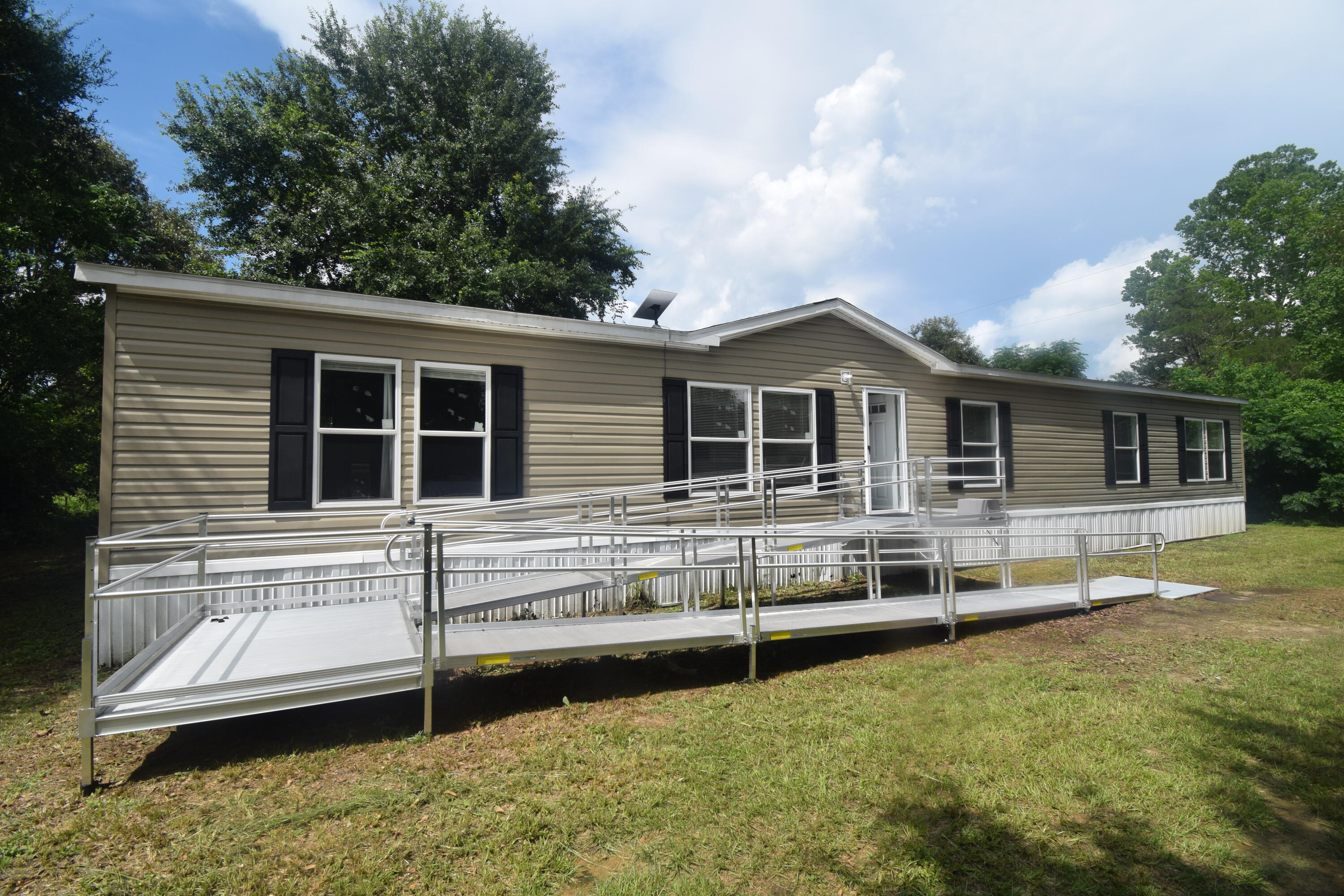 6583 Bill Lundy Road Laurel Hill, FL 32567 - Photo 21 of 22 Front