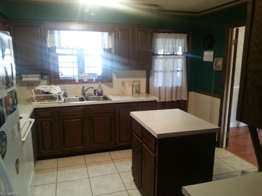 409 James Road Clemmons, NC 27012 - Photo 5 of 16 Gallery Image 5