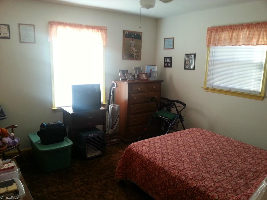 409 James Road Clemmons, NC 27012 - Photo 9 of 16 Gallery Image 9