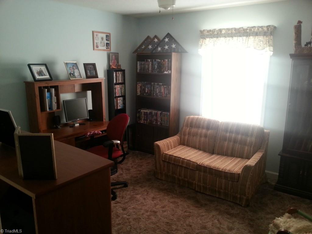 409 James Road Clemmons, NC 27012 - Photo 10 of 16 Gallery Image 10