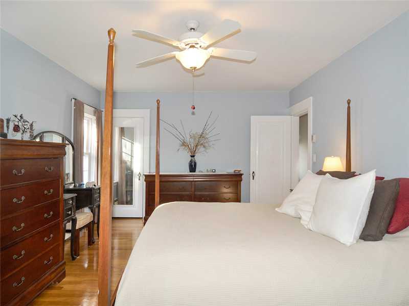 27 Chiswick Road Cranston, RI 02905 - Photo 17 of 25 Master Bedroom.