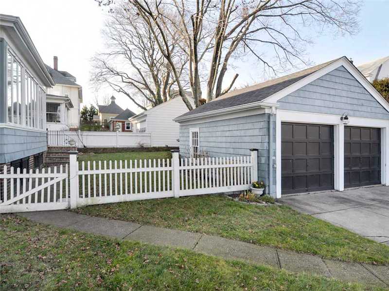 27 Chiswick Road Cranston, RI 02905 - Photo 23 of 25 Yard/Garden.