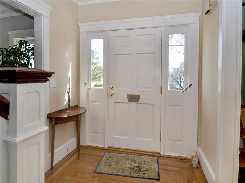 27 Chiswick Road Cranston, RI 02905 - Photo 24 of 25 Entry.