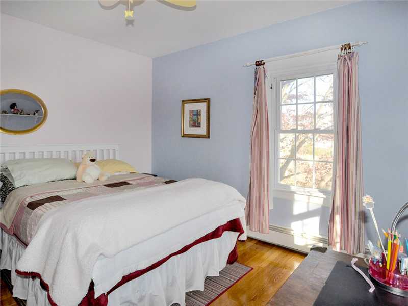 27 Chiswick Road Cranston, RI 02905 - Photo 9 of 25 Bedroom.