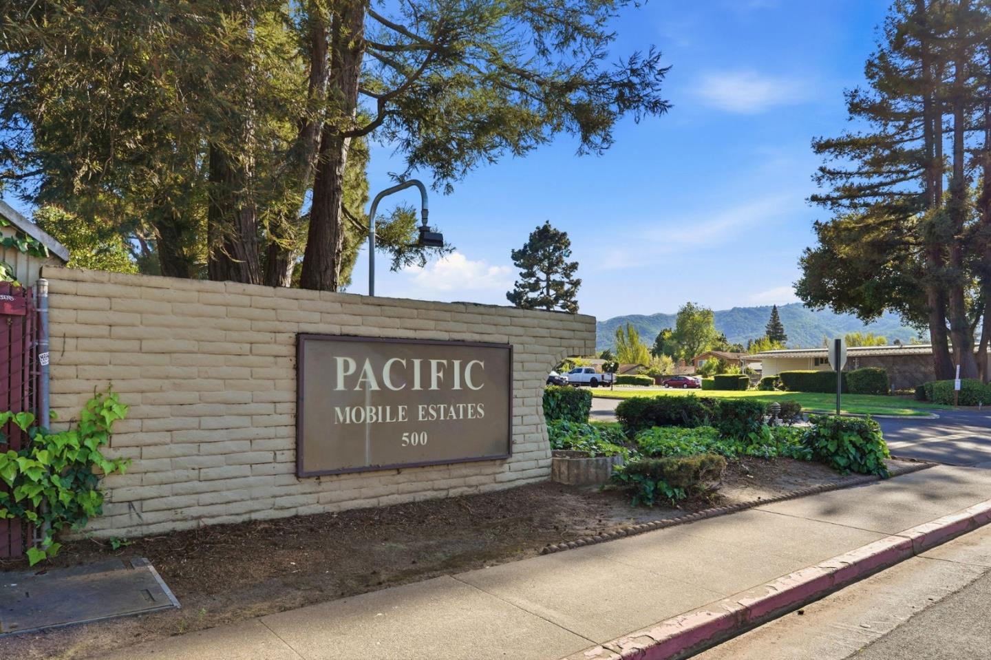 500 West 10th Street, Unit 140 Gilroy, CA 95020 - Photo 35 of 35 a sign that is on the side of a building
