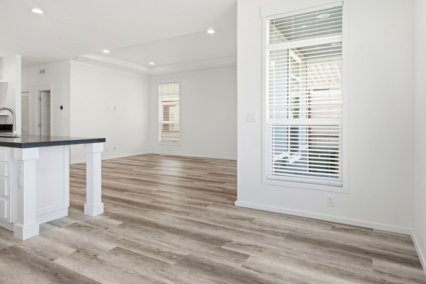 500 West 10th Street, Unit 140 Gilroy, CA 95020 - Photo 6 of 35 a view of a room with a window