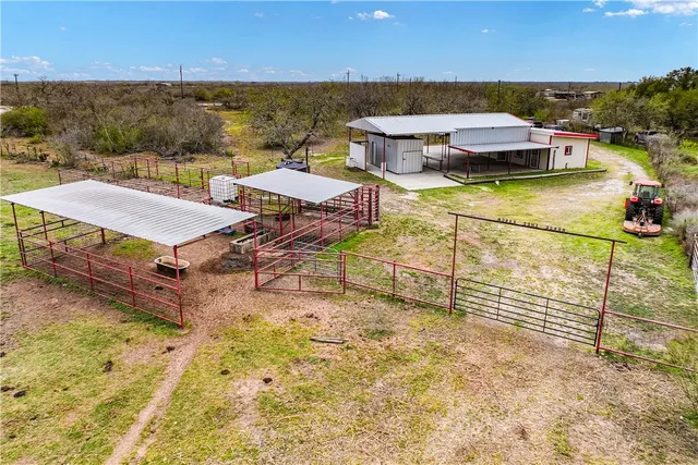 a view of an outdoor space