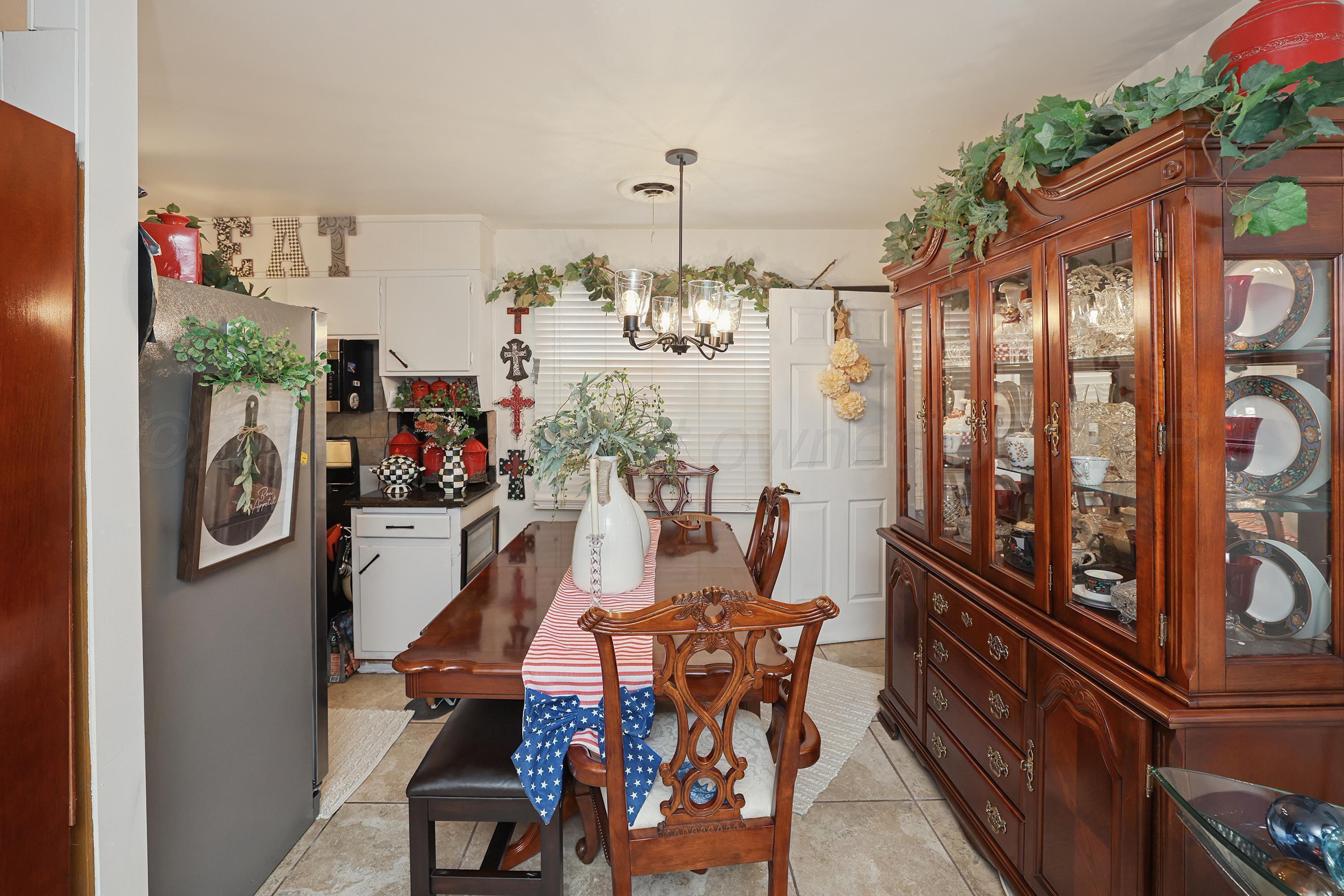5012 South Crockett Street Amarillo, TX 79110 - Photo 12 of 26 7-Dining Area