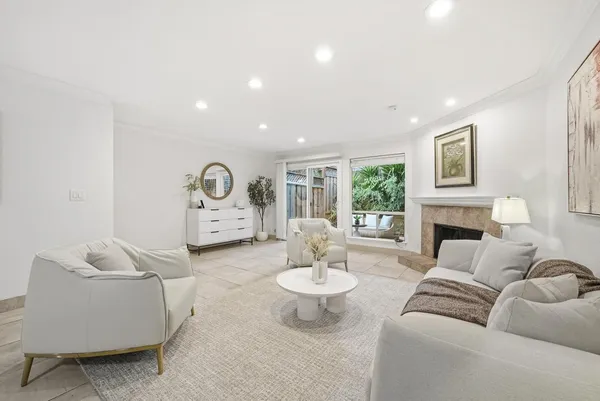 $924,888 | 117 Mission Drive, East Palo Alto, CA 94303