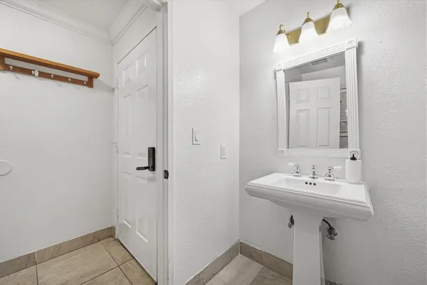 $924,888 | 117 Mission Drive, East Palo Alto, CA 94303