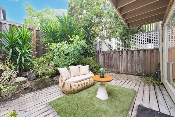 $924,888 | 117 Mission Drive, East Palo Alto, CA 94303