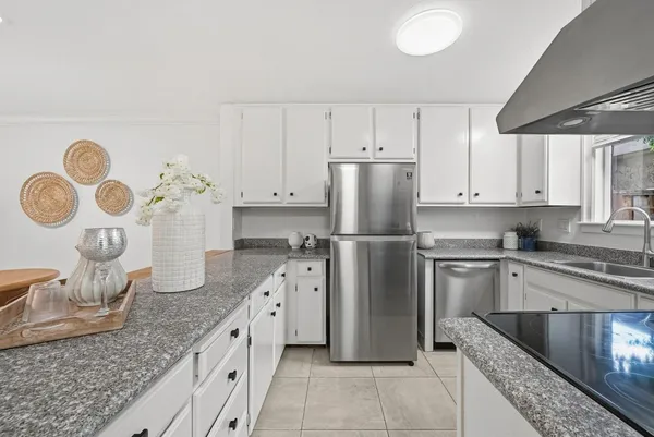 $924,888 | 117 Mission Drive, East Palo Alto, CA 94303