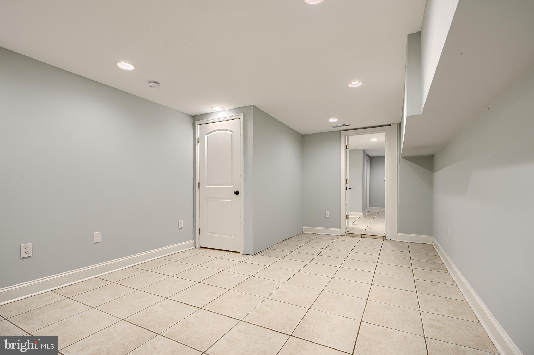 4126 Falls Road Baltimore, MD 21211 - Photo 32 of 35 a view of an empty room