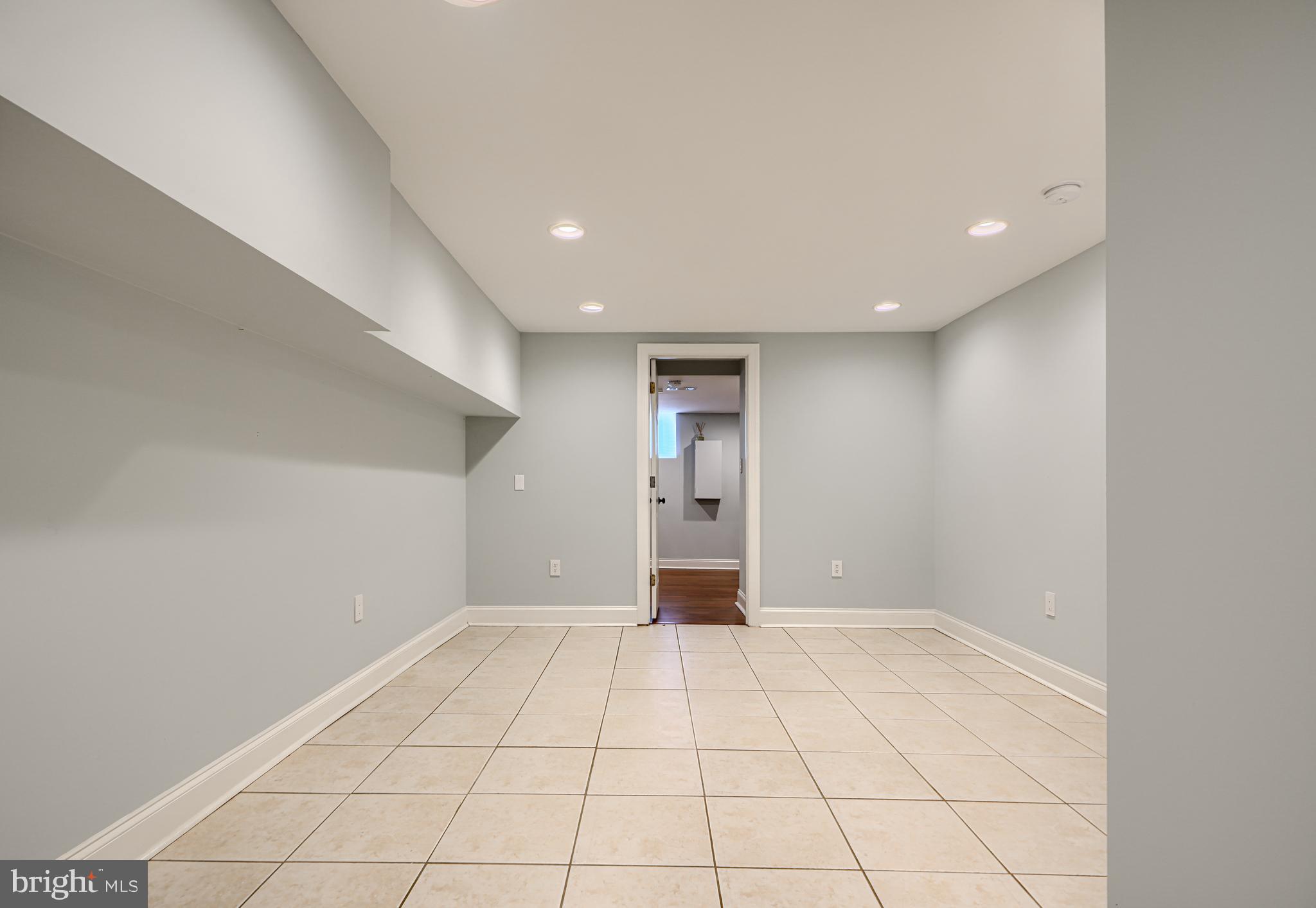 4126 Falls Road Baltimore, MD 21211 - Photo 33 of 35 a view of an empty room