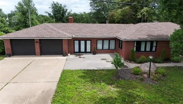 $344,900 | 411 South Hillcrest Drive, Maysville, MO 64469