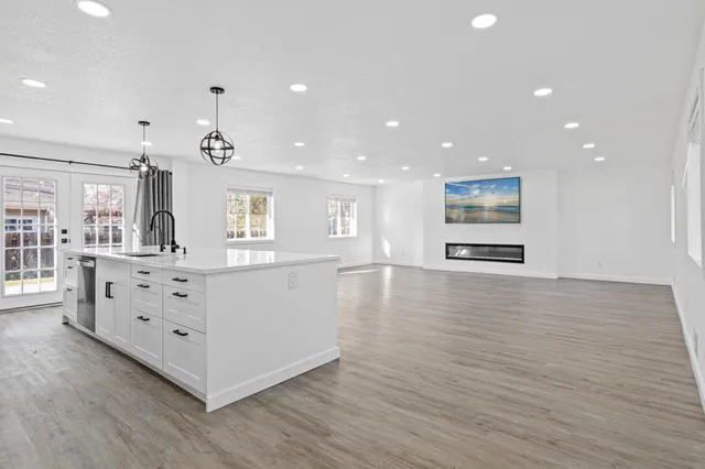 $500,000 | 8011 Elbe Street, Circle Pines, MN 55014