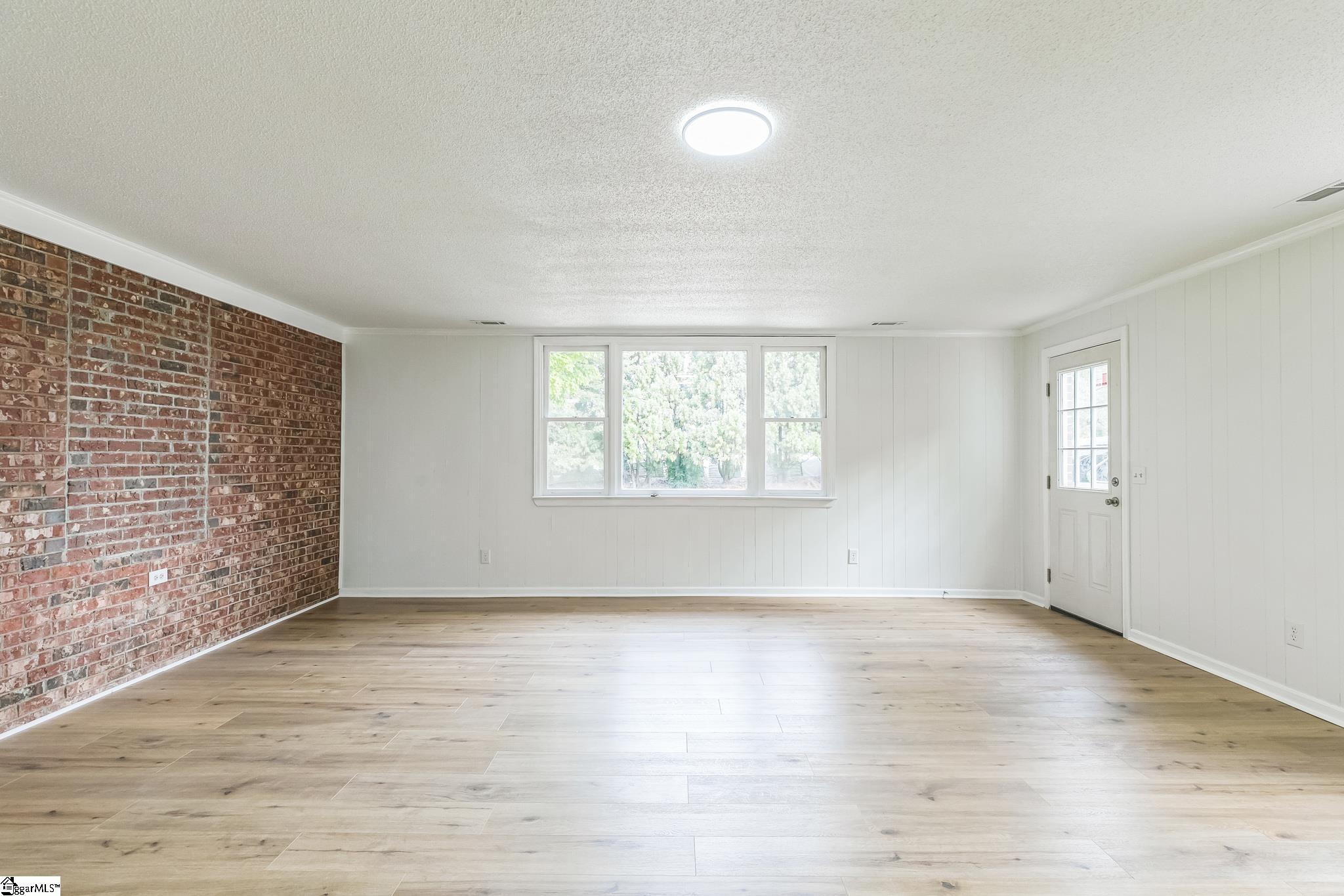 409 Chick Springs Road Greer, SC 29650 - Photo 6 of 29 Gallery Image 6