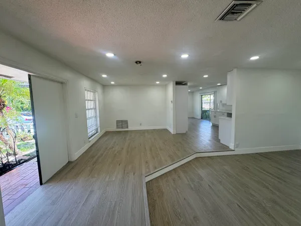 $3,500 | 6260 Southwest 6th Street, Margate, FL 33068