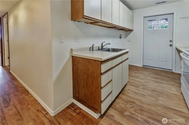 $799,950 | 21211 95th Court South, Kent, WA 98031