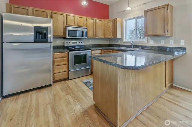 $799,950 | 21211 95th Court South, Kent, WA 98031