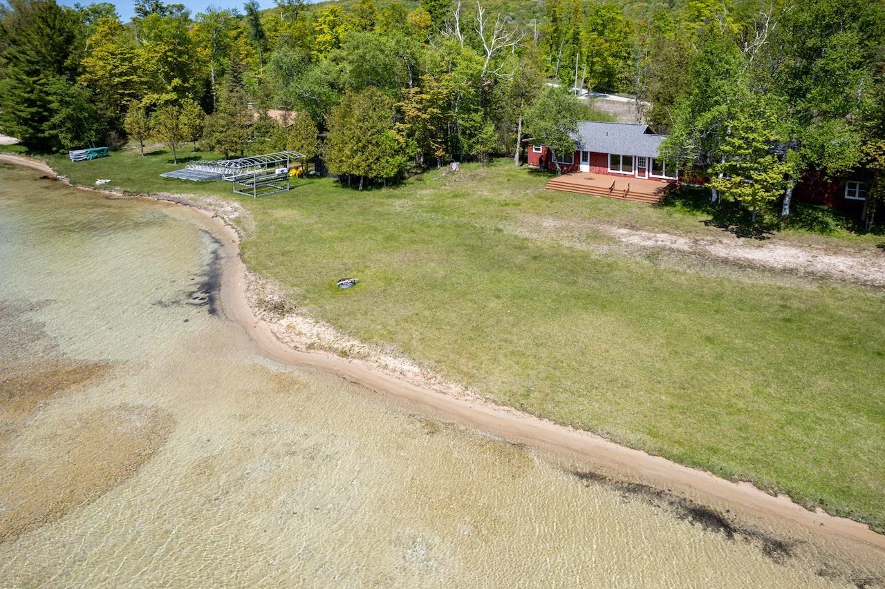 7194 South Brooks Road Maple City, MI 49664 - Photo 15 of 59